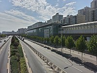 Elevated Line 5 station and platform at Tiantongyuan. Line 5 opened on Oct. 7, 2007.