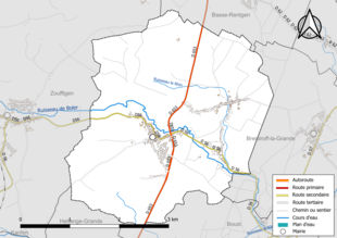 Carte en couleur présentant le réseau hydrographique de la commune