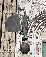 Replica van de windwijzer van de Kathedraal van Sevilla die in gebruik was van 1999 tot 2005 terwijl het origineel werd hersteld.