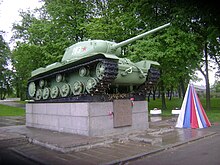 KV-85 (Kirovsky wall).JPG