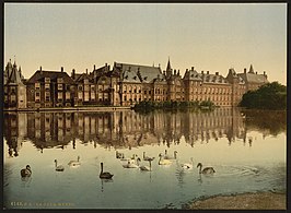 Uitzicht vanaf de Lange Vijverberg rond 1900