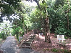 甲山（かぶとやま）。甲山古墳としても知られる。