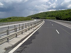 Dálnice na mostě přes říčku Tărnava (km 16.000)