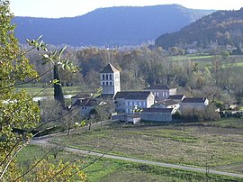 Vue de l'église romane de Caillac