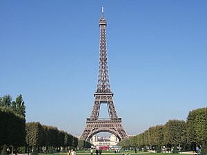 La Torre Eiffel alta 324 metri (1889)