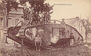 Tank MARK IV anglais détruit lors de la Bataille de Montbrehain le 5 octobre 1918 qui servira de terrain de jeu aux enfants du village jusqu'en 1942.