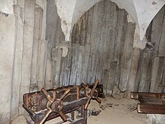 Anstehende Basanitsäulen im Kornhaus