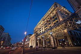 莫斯科特維爾大街3號（Tverskaya Street 3）麗思-卡爾頓酒店（Ritz-Carlton Hotel）（2007, Meerson Architects[24]）