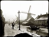 De Middenweg in de Zaagmolenbuurt (tegenwoordig Gillis van Ledenberchstraat); voor 1896.