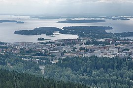 Näkymä Puijon tornista Kuopion keskustaan ja Kallavedelle.