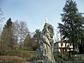 Notre-Dame du Rocher placée sur un rocher de 9 mètres