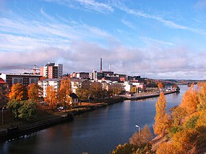 Utsikt över Mälarehamnen och Snäckviken från Mälarbron. Längst ner till vänster i bild syns resterna av den ursprungliga slussen i kanalen.