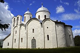 Catedral de San Juan Bautista (Pskov) (const. en 1119-1139, mencionado por vez primera en 1243) ( Patrimonio de la Humanidad (parte de «Iglesias de la escuela de arquitectura de Pskov», n.º ref. 1523-001) (2019))