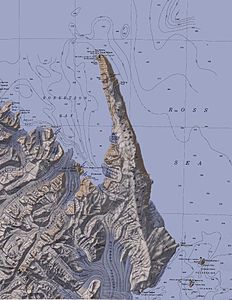 Die Geikie Ridge zwischen dem Dugdale- und dem Murray-Gletscher westlich der Adare-Halbinsel