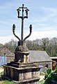 Irvillac : le calvaire-fontaine de Coatnant (1644, par Roland Doré), vue de la face ouest.