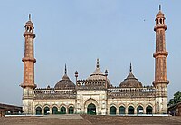 Imambara majmuasi ichida joylashgan Asfi masjidi.