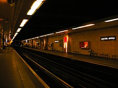 Louvre–Rivoli platforms prior to automation