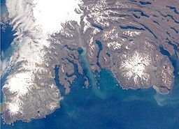 Satellitfoto över den södra delen av Kerguelen. Mont Ross är till höger i bilden.