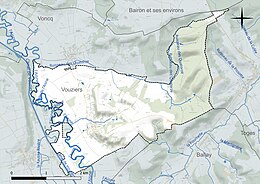 Carte en couleur présentant le réseau hydrographique de la commune