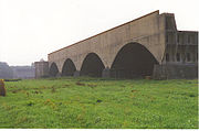 Ruïnes van de onafgewerkte kanaalbrug bij Maagdenburg