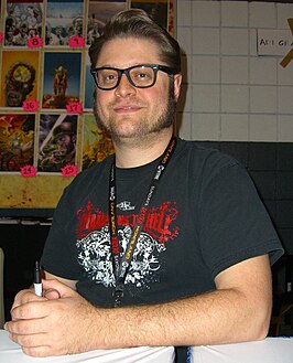 Moore in 2011 tijdens het New York Comic Con.