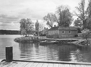 Gårdens flygelbyggnader.