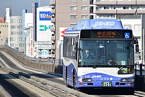 高架の専用路を走行するゆとりーとライン （ナゴヤドーム前矢田駅付近 2021年12月24日）