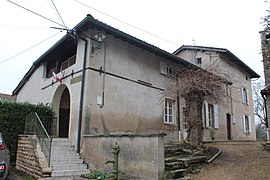 The town hall in Illiat