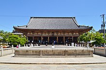 四天王寺六時堂と石舞台（大阪府大阪市）