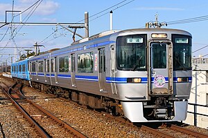 愛知環状鉄道線で運用される2000系電車 （2023年12月27日 六名駅）