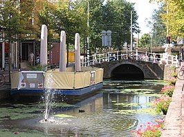 De Waterslootsebrug, met op de achtergrond het inmiddels gesloopte spoorviaduct