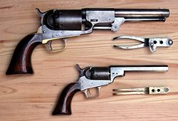 O Third Model Dragoon e o Colt Baby Dragoon com guarda-mato quadrado