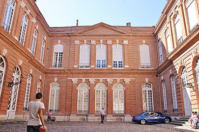 Cour intérieure de l'hôtel d'Espie.