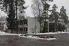 Greveskogen videregående skole (opprinnelig «Tønsberg gymnas») på Eik ble bygd i 1975. Foto: Lars Åge Kamfjord, 2012