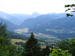 Zicht op Samoëns in de Vallée du Giffre