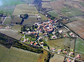 An aerial view of La Force in 2010