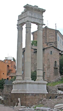 Drie zuilen van de tempel van Apollo Sosianus