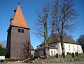 Die Johanniskirche mit ihrem freistehenden, hölzernen Glockenturm