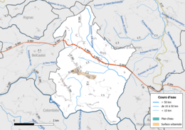 Carte en couleur présentant le réseau hydrographique de la commune