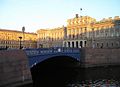 Ponte Azul e fachada do Palácio Mariinsky.