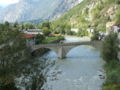 Il ponte medievale sulla Dora Baltea visto dal paese