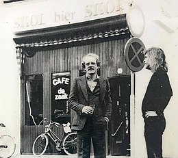 Foto van Café De Zaak in Utrecht in 1978 met de originele eigenaar, Will Jansen