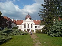 Blick aus dem Oberen Garten auf die Westfassade des Schlosses