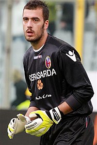 Emiliano Viviano v dresu Bologny