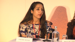 Fauzia Ilyas spreekt in Londen in 2017.