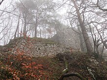 Mauerreste der Ruine Blauenstein