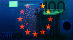 100 euro note under UV light (Observe)