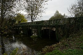 Pont XVIIIe sur la Seugne.