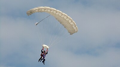 Parachutisten landing op Texel