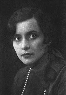 Nina Berberova 1920s.jpg